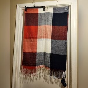 Plaid‎ scarf